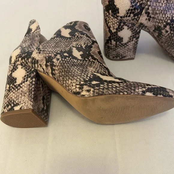 Steve Madden Snakeskin Pattern Ankle Booties size 10 M women. Block Heel. OBO - Picture 13 of 14